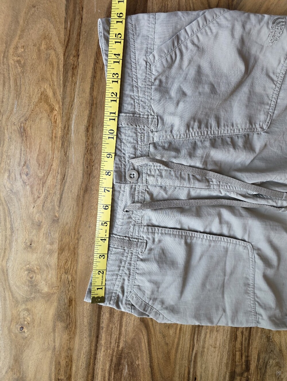 The North Face Cargo Shorts-Women's Size 10/L - Picture 10 of 12